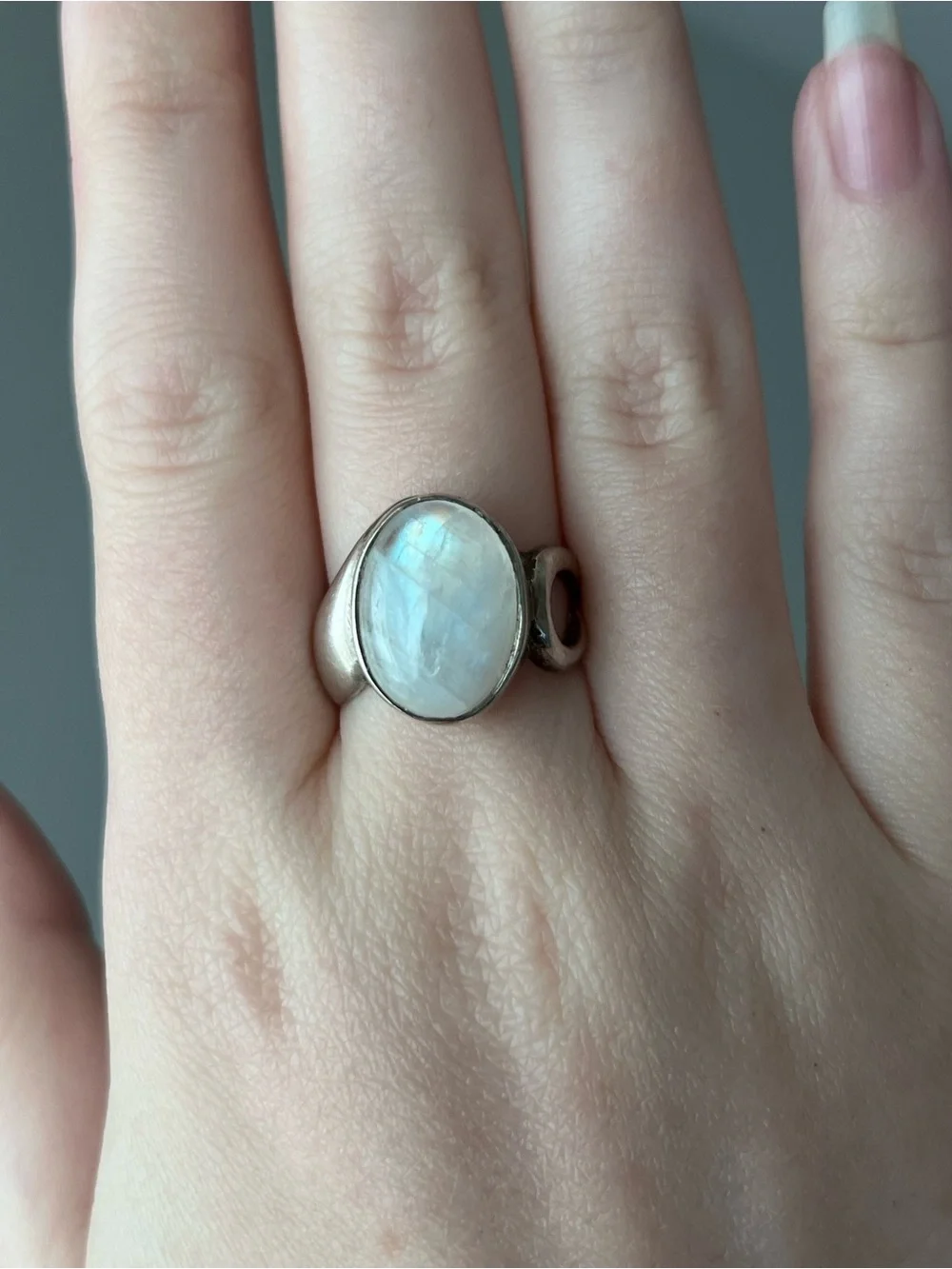 925 Sterling Silver Oval Rainbow Moonstone Ring with Leaf Vine Design Size 8.5